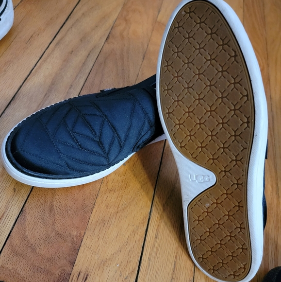 UGG slip on sneakers - Picture 3 of 3